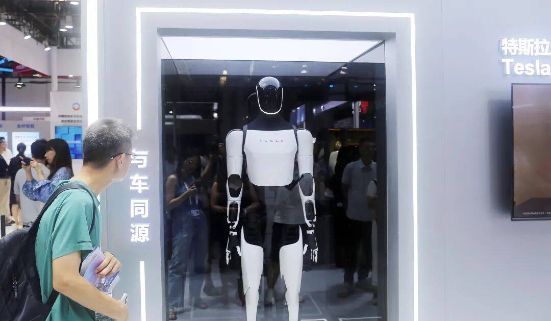 机器人因「手」再次延期；理想回应 MEG