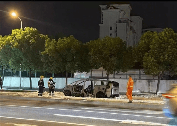 机器人因「手」再次延期;理想回应 MEGA 起火事件 极客早知道开元棋牌appChatGPT 上线「公司知识库」;Optimus(图5) 机器人因「手」再次延期;理想回应 MEGA 起火事件 极客早知道开元棋牌appChatGPT 上线「公司知识库」;Optimus(图5)